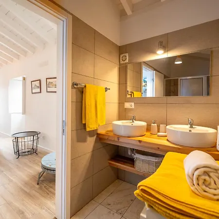 Liiiving In Acores - Casa De Villa *